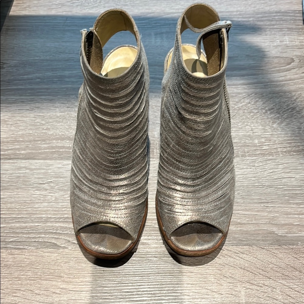 Paul Green Metal Smoke Peep-Toe Ankle Sandal